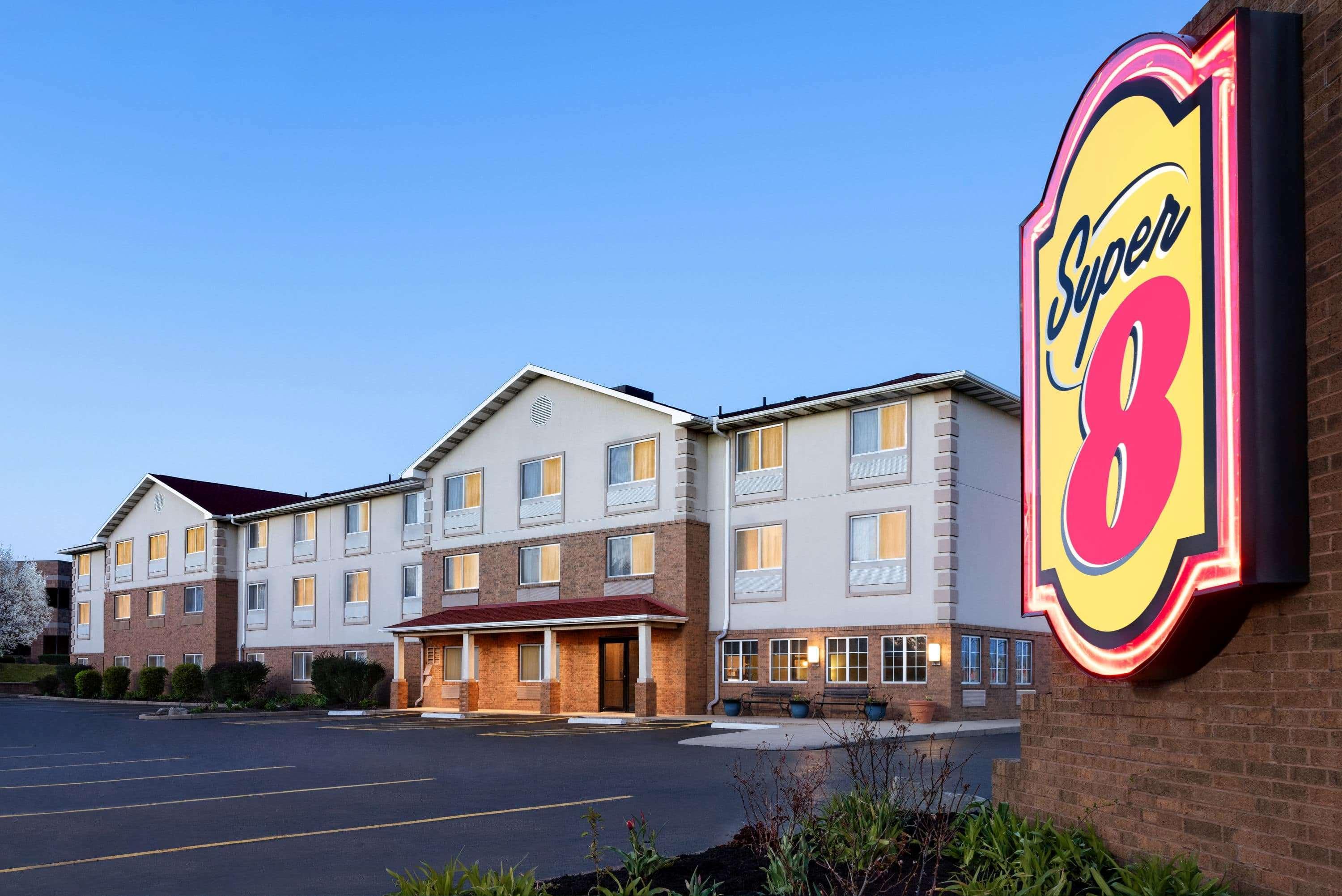Super 8 By Wyndham Akron S/Green/Uniontown Oh Buitenkant foto
